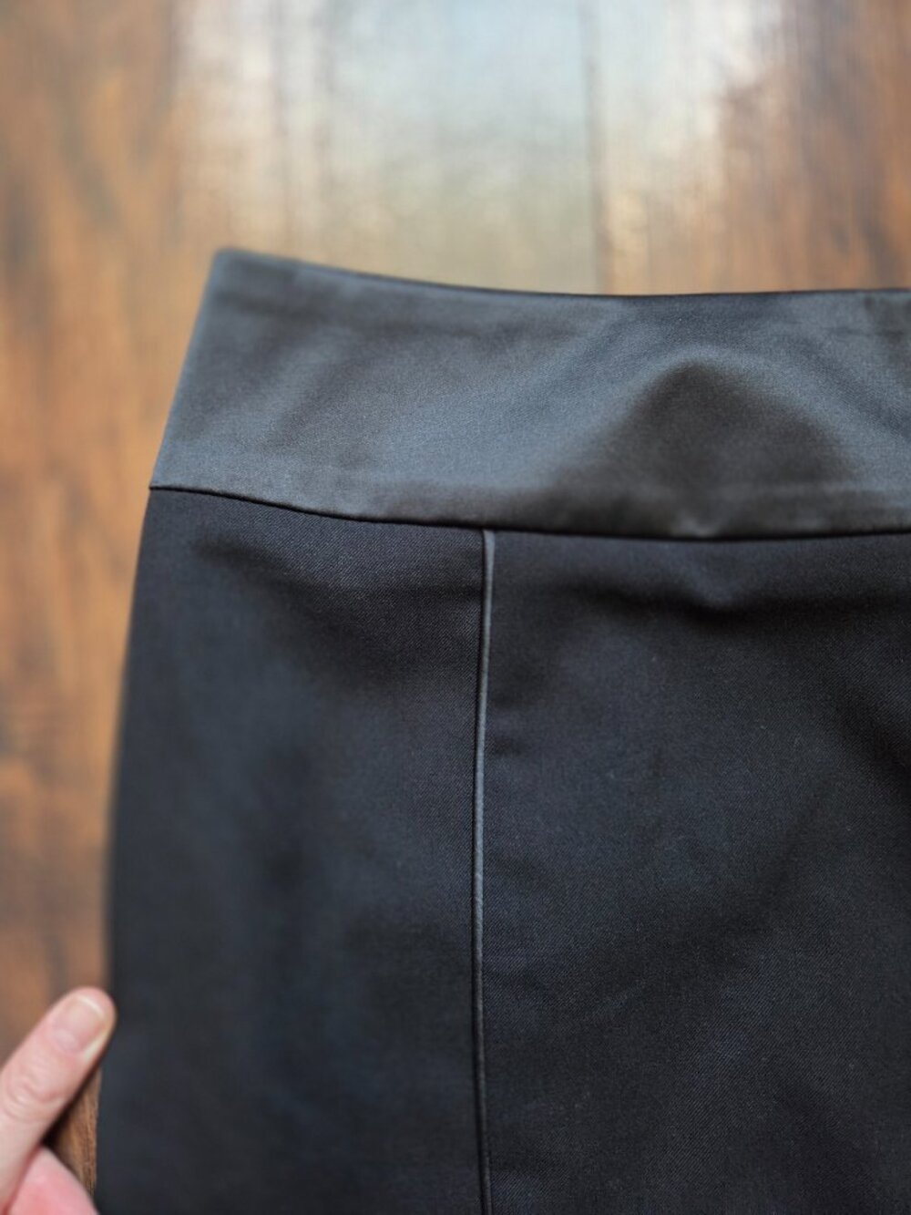H&M Black Satin-Trimmed Pencil Skirt Career Office Staples Size 6 - Picture 2 of 10